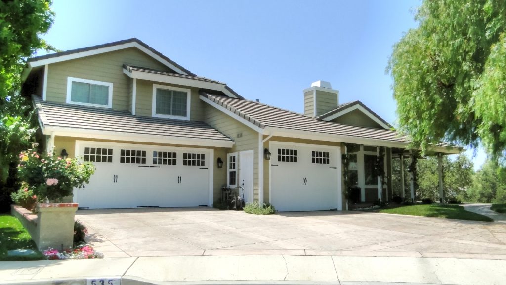 Country Glen Homes Oak Park, CA (1 mil1.2 mil)